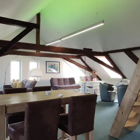 Zentrumsnahes Wohnen In Der Alten Schule Am * シュヴェリーン