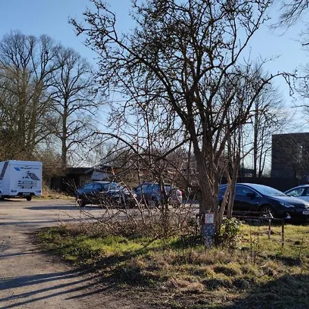 Апартаменты Zentrumsnahes Wohnen In Der Alten Schule Am Шверин