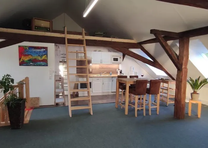 Zentrumsnahes Wohnen In Der Alten Schule Am Appartamento